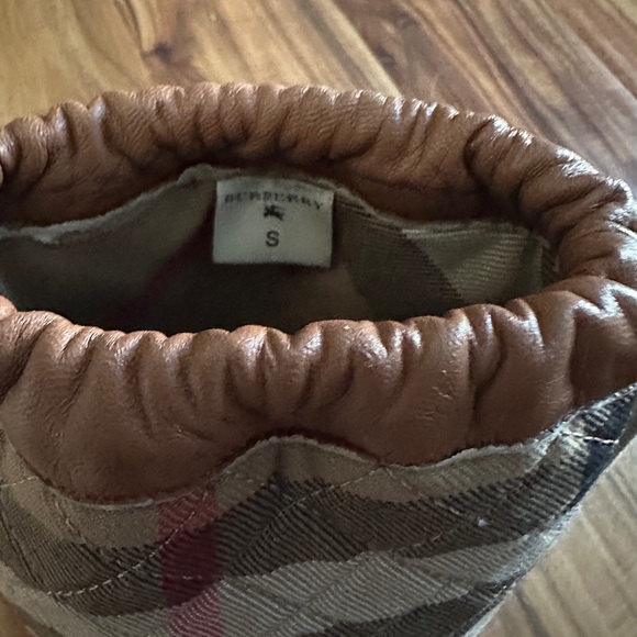 Authentic Burberry ballet shoes with carrier small. Size about 6 - Picture 6 of 8